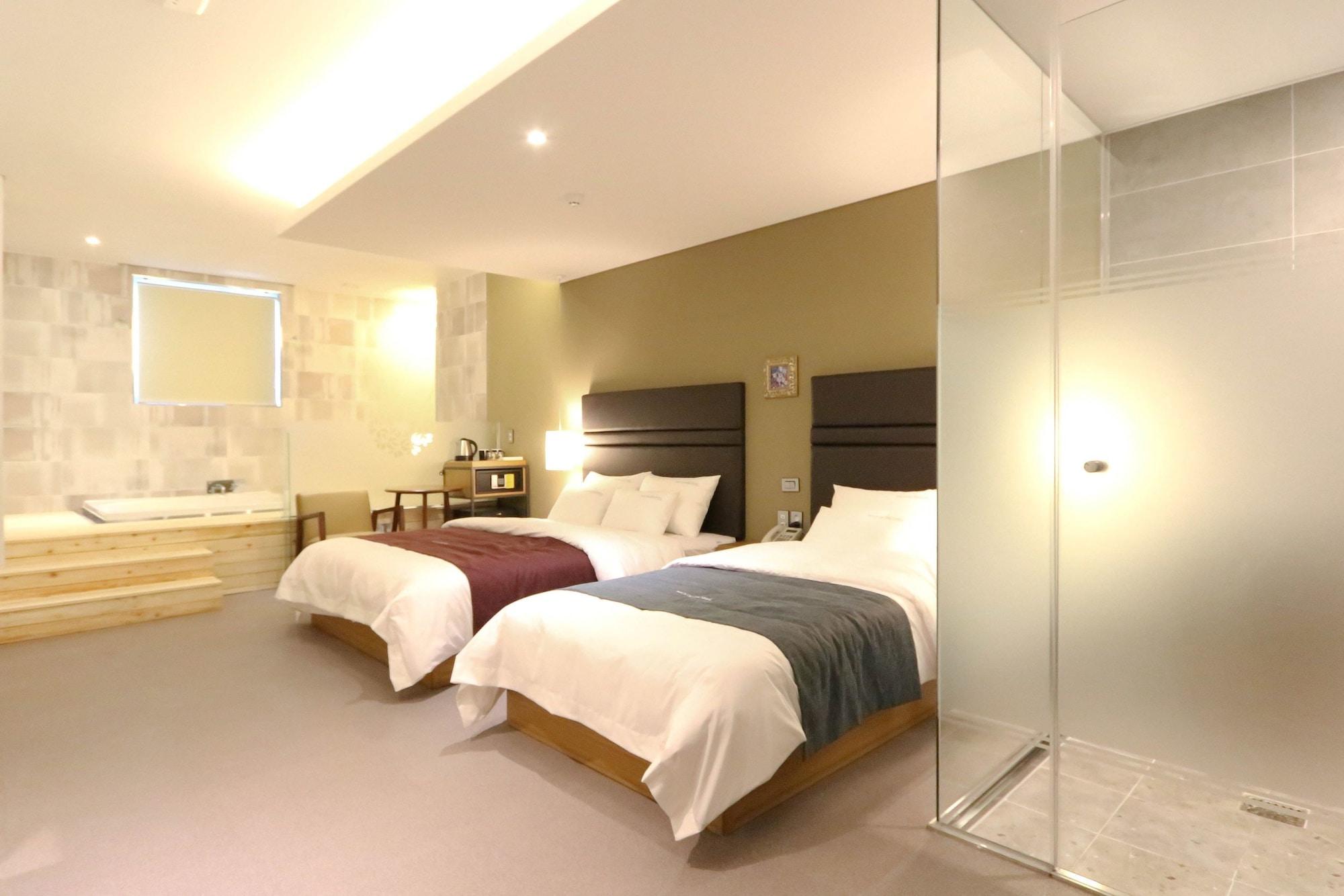 Best In City Hotel Busan Exterior photo